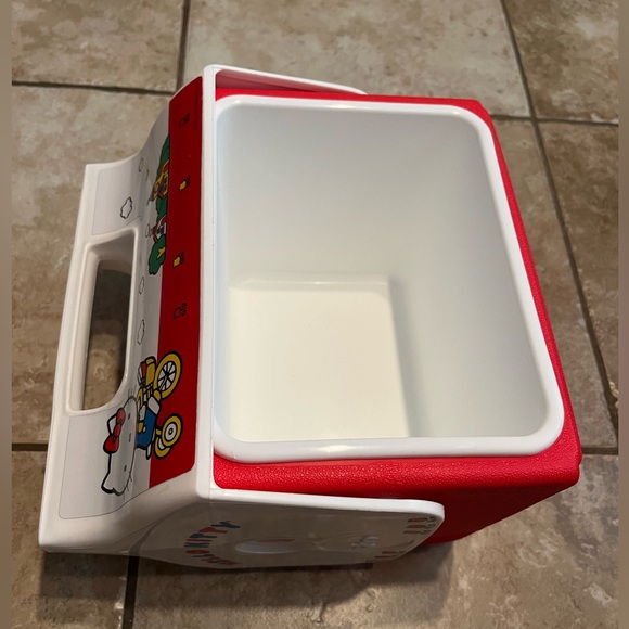 Hello Kitty Igloo Cooler Mini Playmate 4QT RED Lunch Picnic Limited Edition - Picture 7 of 8